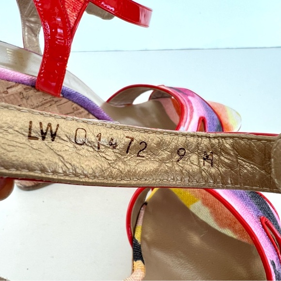 STUART WEITZMAN Orange Patent Leather w Multicolor Canvas Wedge Sandals Sz 9 M - Picture 9 of 11